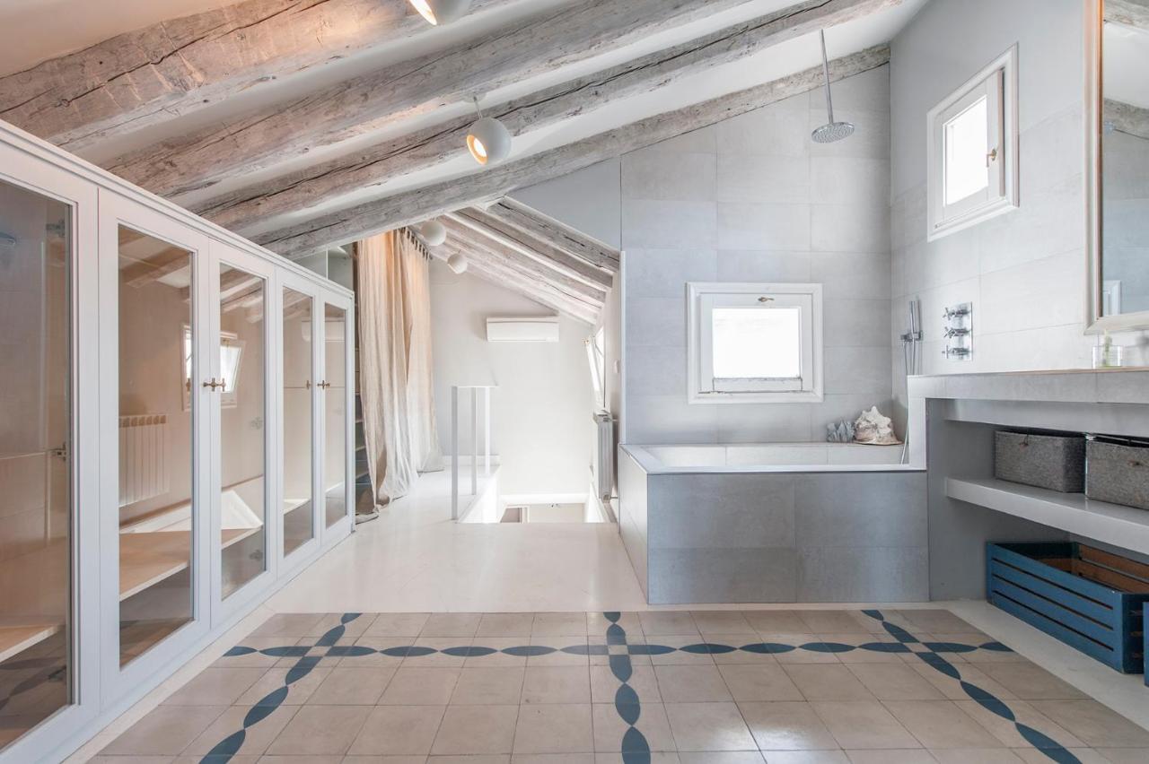 Appartamento Bnbholder Refined Duplex Malasana Madrid Esterno foto
